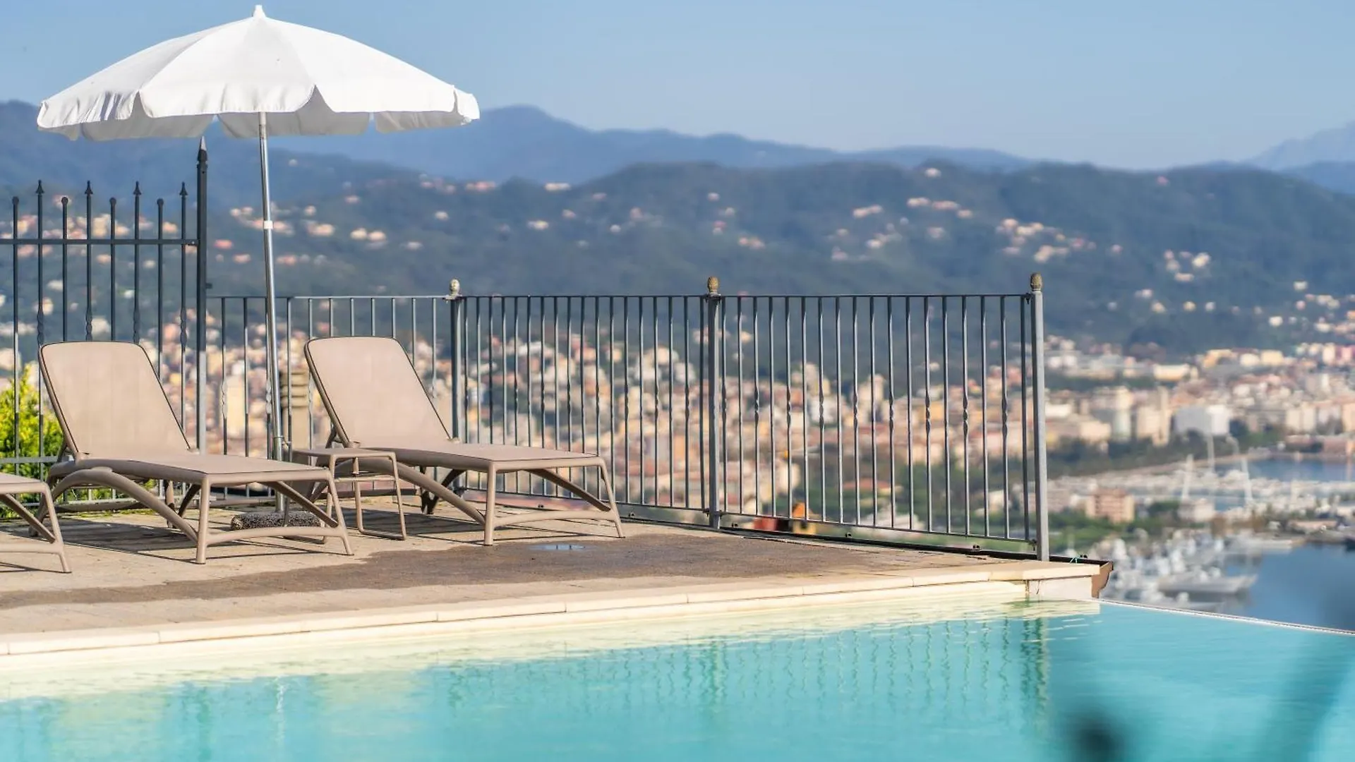 Le Ville Relais La Spezia 3*,